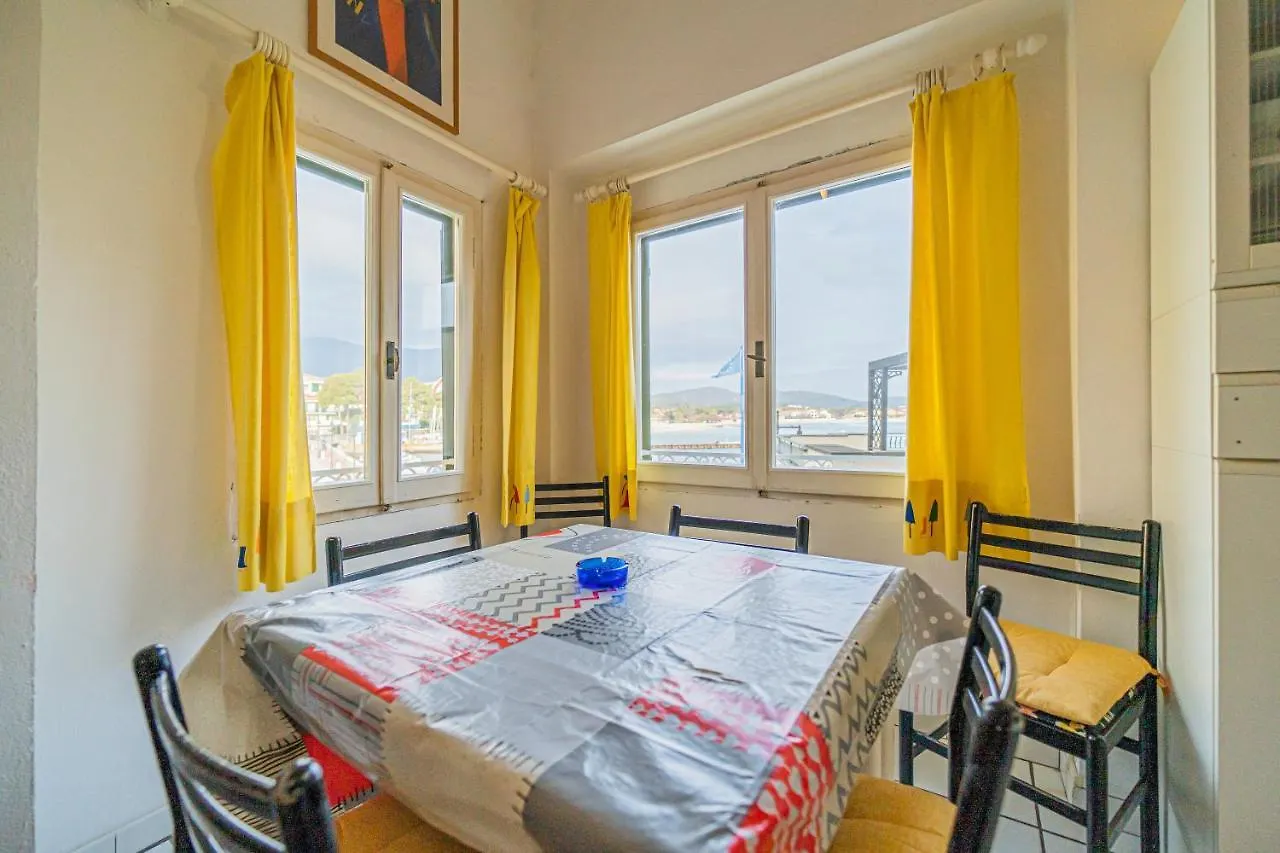 Apartment Appartamenti Il Monumento Marina di Campo